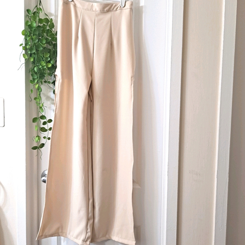 Side legs cutout high waist pants ✂️